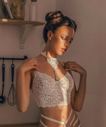 👠
Мои услуги включают классический секс, минет, эротический массаж, стриптиз и многое другое. 🌹 Я могу превратить твои самые сокровенные фантазии в реальность. 💋 У меня есть много отзывов от довольных клиентов, которые хвалили мою красоту, навыки и страсть. 🔥
В моем арсенале есть фотографии, чтобы ты мог оценить мои прелести уже сейчас. 😍 Я обещаю, что ты не останешься разочарованным и захочешь вернуться ко мне снова и снова. 💫 Не ищи больше - ты нашел то, что искал. Я с нетерпением жду встречи с тобой! 💕 Зоя
